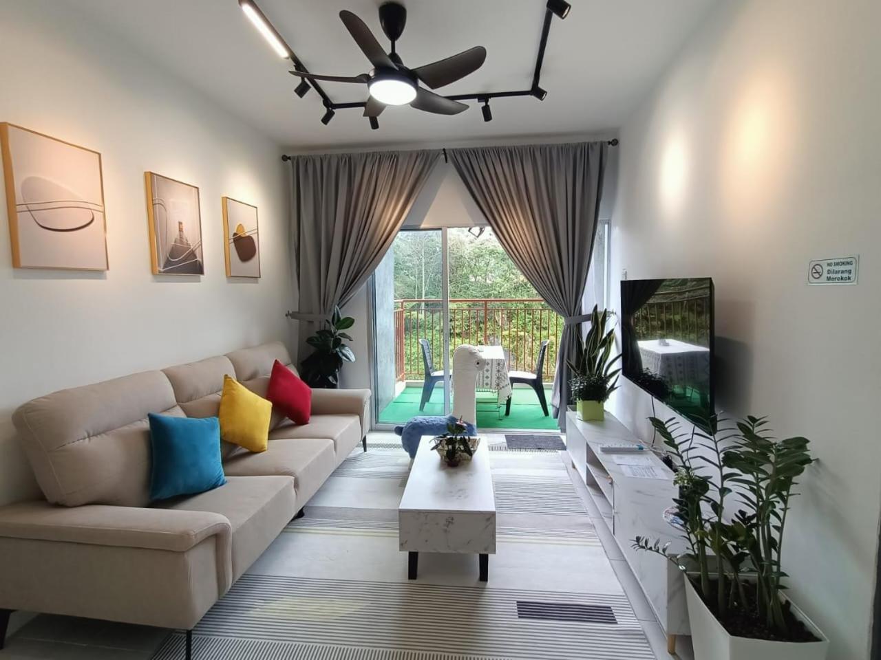 Dream 5 @ Emerald Avenue *