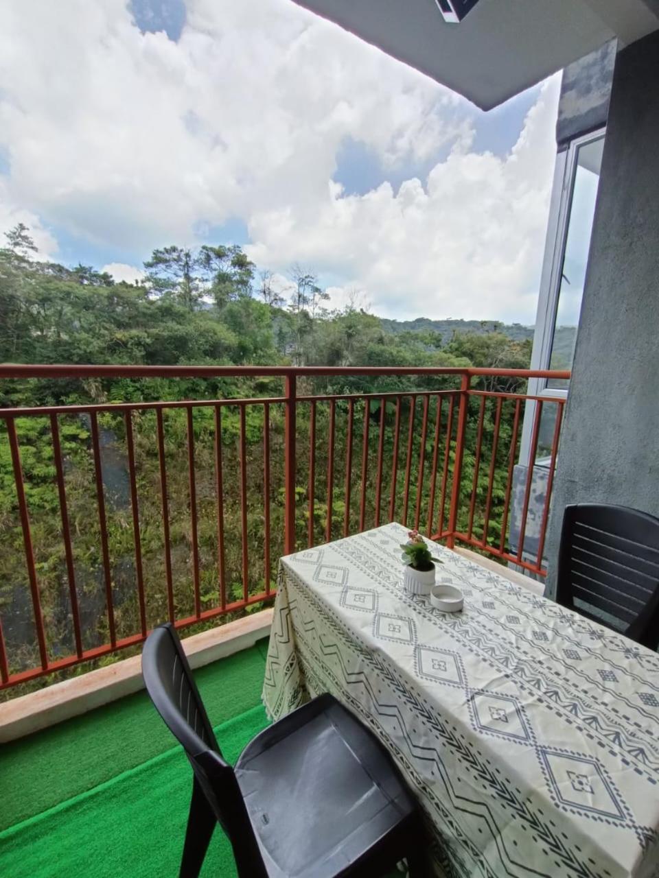 Dream 5 @ Emerald Avenue Apartment