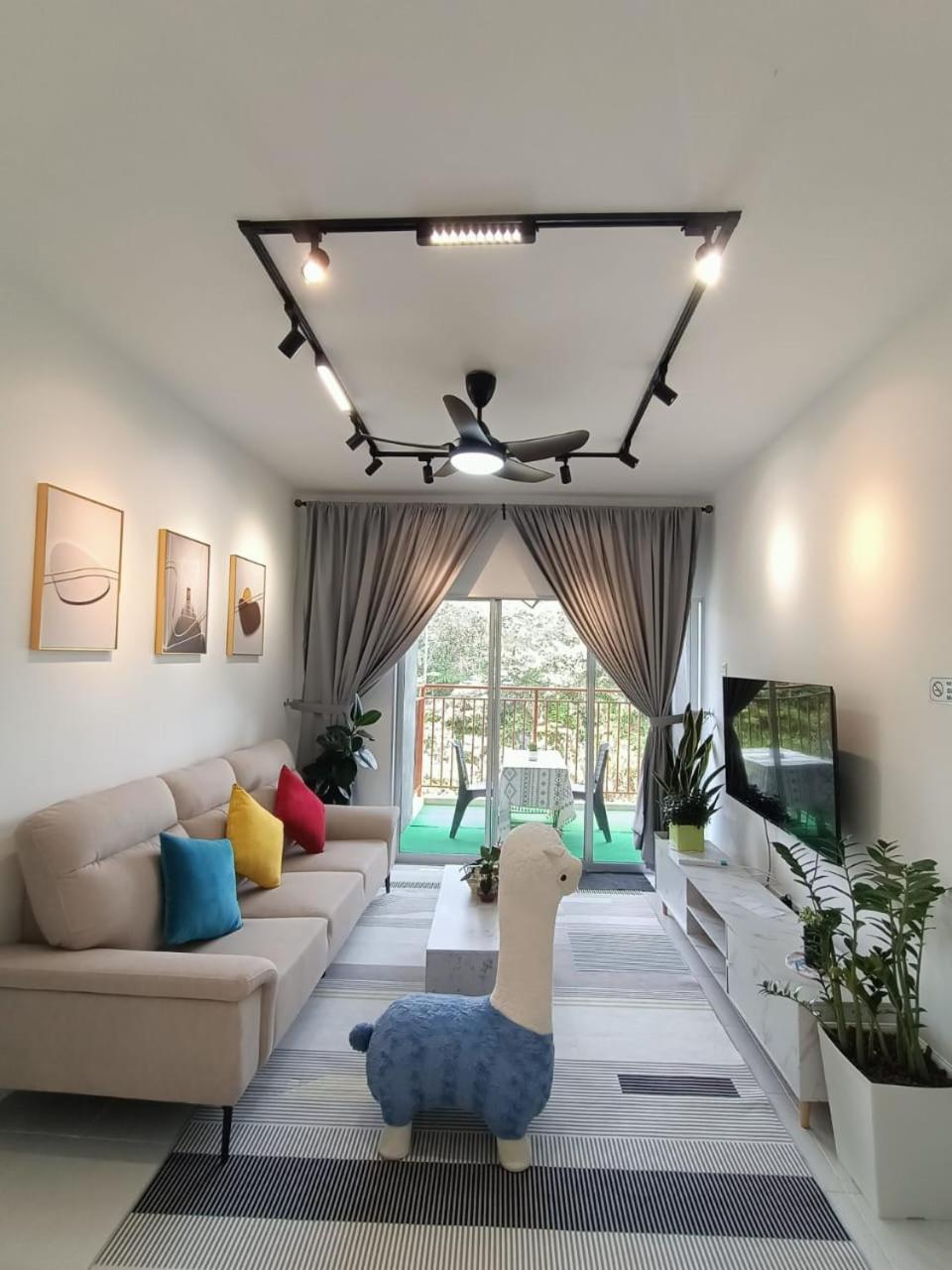 Dream 5 @ Emerald Avenue